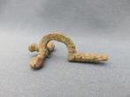 Romeinse bronzen fibula - 4e eeuw A.D. - bodemvondst, Ophalen of Verzenden, Brons