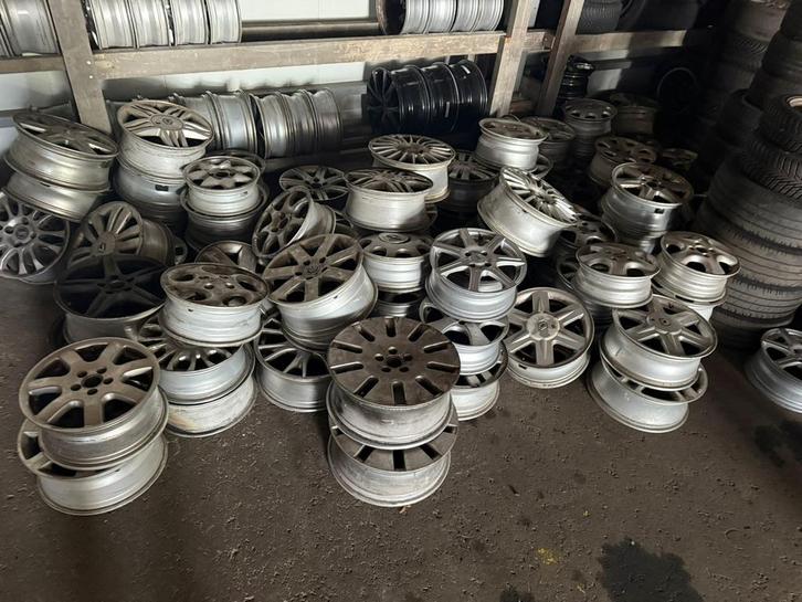 16€ voor oude aluminium autovelg, Auto-onderdelen, Overige Auto-onderdelen, Ophalen