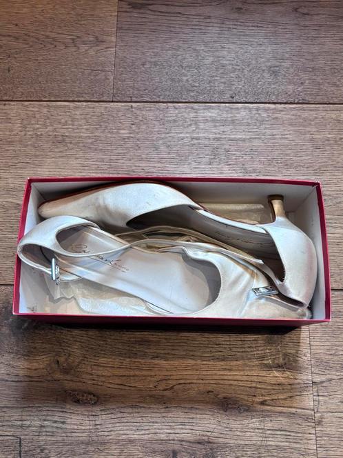 Satijnen pumps Christian Lucio-Maat 38,5-Feestelijk / bruid, Kleding | Dames, Schoenen, Ophalen of Verzenden
