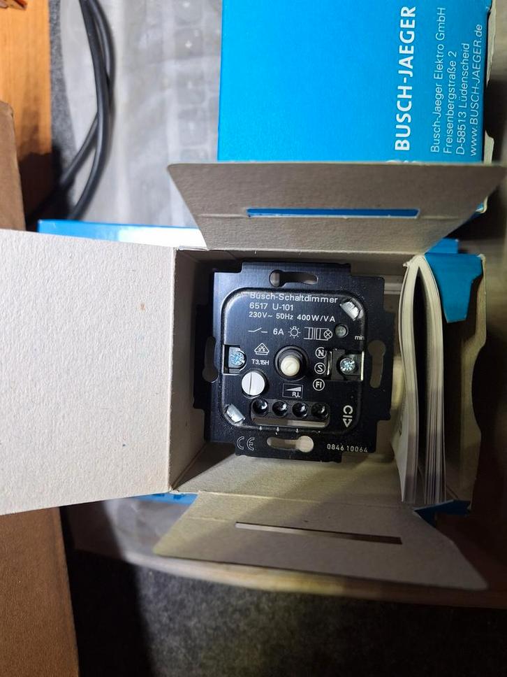Busch Jaeger Dimmer 6517 U-101 (2 stuks), Doe-het-zelf en Verbouw, Elektra en Kabels, Ophalen of Verzenden