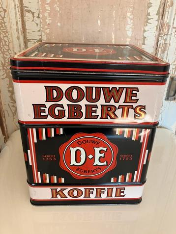 Groot vintage Douwe Egberts blik 30x23x23 beschikbaar voor biedingen