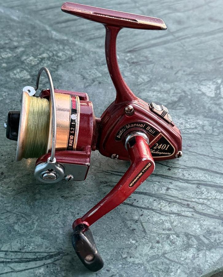 Shakespeare Super Ambidex 2401 Rood USA, Watersport en Boten, Hengelsport | Karpervissen, Gebruikt, Molen, Ophalen