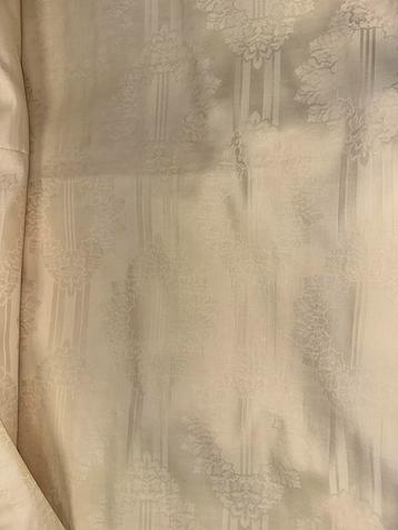 2400 meter Luxe Afrika damast stof – 140 cm breed beschikbaar voor biedingen