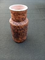 Klein vintage Duits aardewerk vaasje., Gebruikt, Overige kleuren, Aardewerk of Porselein, Ophalen of Verzenden