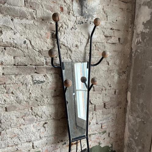 Originele Zestiger Jaren Zwart Wandkapstok Met Spiegel, Huis en Inrichting, Woonaccessoires | Kapstokken, Gebruikt, Wandkapstok