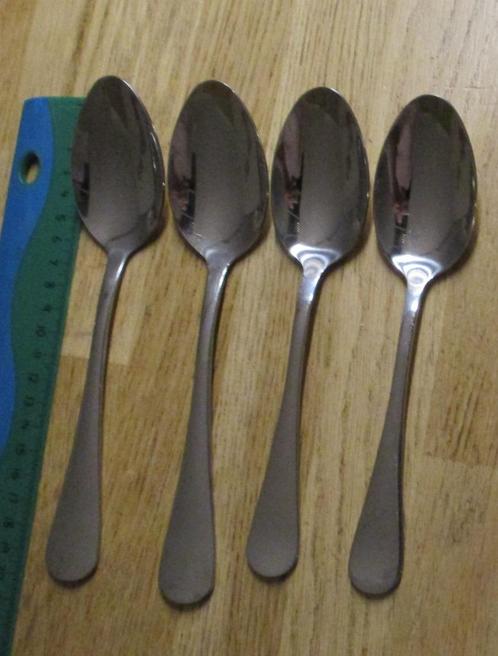 BLOKKER eigen merk 5 eetlepels 18,9cm en 20,5cm, Huis en Inrichting, Keuken | Bestek, Gebruikt, Los bestek, Rvs of Chroom, Ophalen of Verzenden