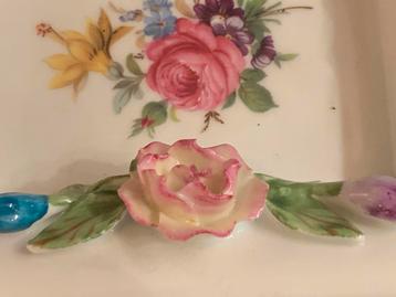 Saksisch Dresden Asbak met Bloemen beschikbaar voor biedingen