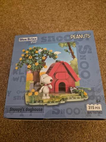Lego / Blue Brixx / Snoopy met huisje beschikbaar voor biedingen