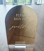 Goudkleurig bruiloft bordje 'Sign our guestbook', Ophalen of Verzenden, Zo goed als nieuw, Overige typen