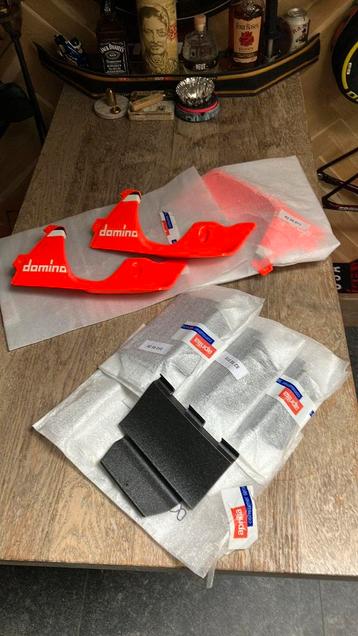 Aprilia RS 50 kuipdeel standaard en klepje van kontje beschikbaar voor biedingen