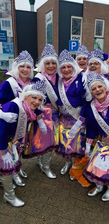 7x lopersgroep carnavalskleding beschikbaar voor biedingen