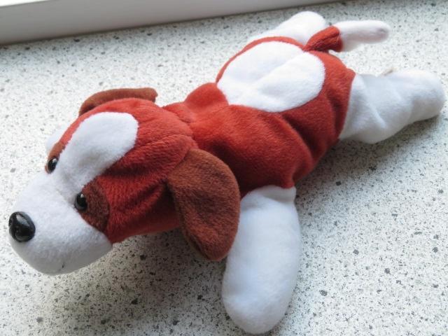 Hond bruin wit hondje merk Edison Super de Boer Happy Tails, Kinderen en Baby's, Speelgoed | Knuffels en Pluche, Zo goed als nieuw