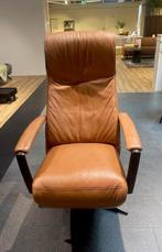 Relaxfauteuil Twinz, bruin, Ophalen, Minder dan 75 cm, Leer, Zo goed als nieuw