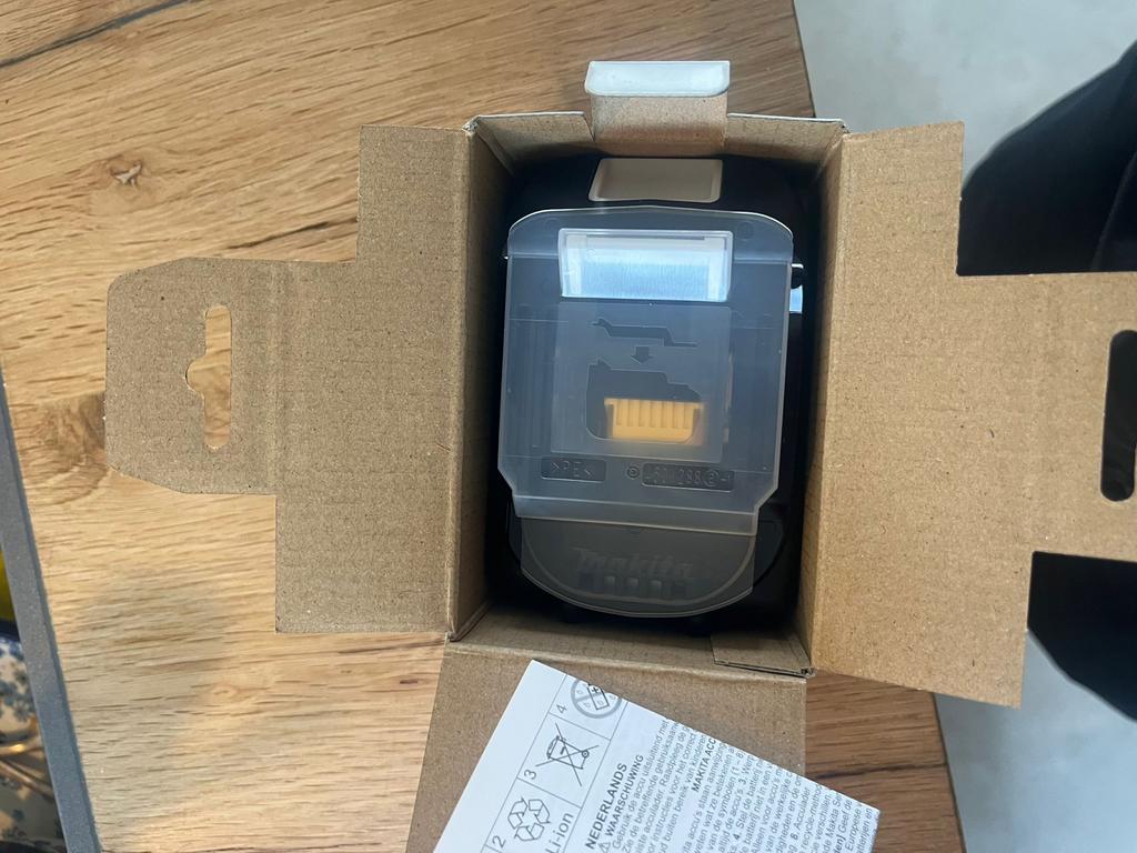 8x Makita BL1850B Accu + Oplader - Nieuw in doos, Doe-het-zelf en Verbouw, Aggregaten, Ophalen, Nieuw, Minder dan 5 kVA, Overige typen