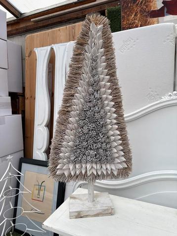 Grote Kerstboom met dennenappels - 106x48 cm beschikbaar voor biedingen