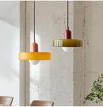 Hanglamp Bauhaus gekleurd glas (2 stuks), Huis en Inrichting, Lampen | Hanglampen, Ophalen of Verzenden, Nieuw, Glas, Minder dan 50 cm