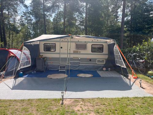 Zeer leuke caravan modieus en fris., Caravans en Kamperen, Caravans, Particulier, tot en met 4, 750 - 1000 kg, Rondzit, T.E.C.