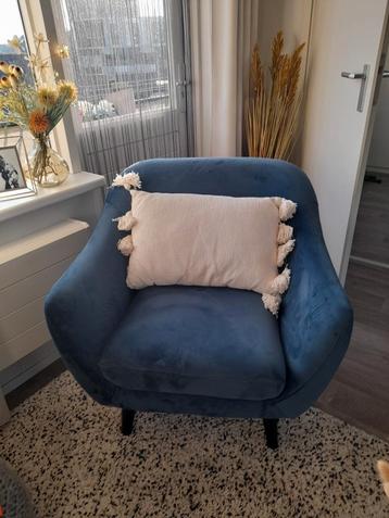 Petrol blauwe fauteuil  beschikbaar voor biedingen