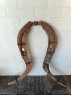 Oude houten juk voor paard, Frans antiek, 2 draaiende delen., Dieren en Toebehoren, Ophalen, Gebruikt, Overige soorten
