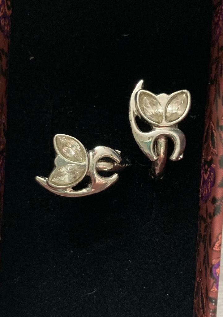 Schattige oorringetjes met katten – nieuw, nooit gedragen, Sieraden, Tassen en Uiterlijk, Oorbellen, Nieuw, Hangers, Zilver, Met kristal