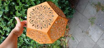 Handgemaakte unieke houten lampenkap  beschikbaar voor biedingen