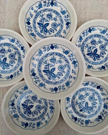 Set borden uienpatroon blauw wit beschikbaar voor biedingen