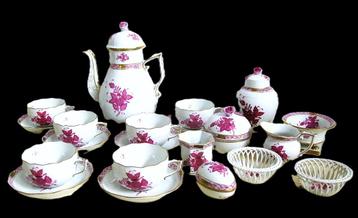 21 Delig Herend servies van Chinese Bouquet Apponyi Purlple beschikbaar voor biedingen