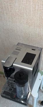Nespresso DeLonghi Koffiemachine + Capsulehouder, Ophalen, Espresso apparaat, Zo goed als nieuw, 1 kopje