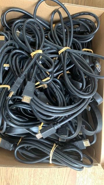 Partij hdmi kabels beschikbaar voor biedingen