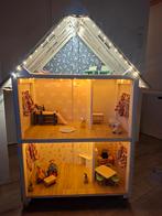 Mooi verlicht poppenhuis, Verzamelen, Poppenhuizen en Toebehoren, Ophalen, Gebruikt, Poppenhuis