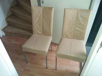2x eetkamer stoel zandkleurig beschikbaar voor biedingen