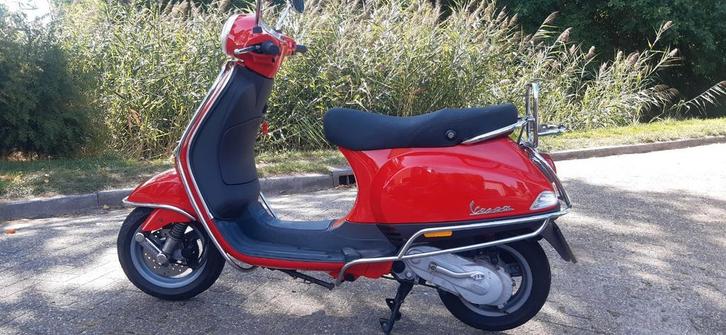 Leuke Vespa LX 2T snor scooter, Fietsen en Brommers, Snorfietsen en Snorscooters, Zo goed als nieuw, Vespa, Benzine, Ophalen of Verzenden
