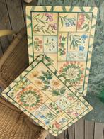 4 vintage retro placemats met wild bloemen en fruit, Ophalen of Verzenden, Zo goed als nieuw, Eenpersoons, 140 cm