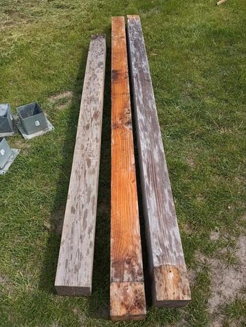 Douglas palen 15 cm x 15 cm beschikbaar voor biedingen