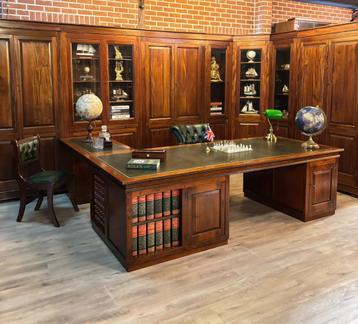 Engels klassiek hoek bureau groen leer beschikbaar voor biedingen