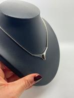 A485 Prachtige zilveren ketting met hanger Fins design, Ophalen of Verzenden, Zilver, Ketting