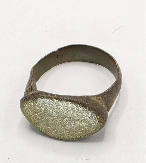 Bodemvondst Bronze Romeinse Ring, Antiek en Kunst, Antiek | Koper en Brons, Verzenden