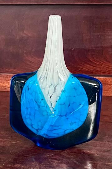 Mdina Glass “Axehead” vaas beschikbaar voor biedingen