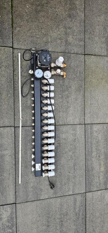 Vloerverwarmings verdeler 15 groeps a label pomp beschikbaar voor biedingen