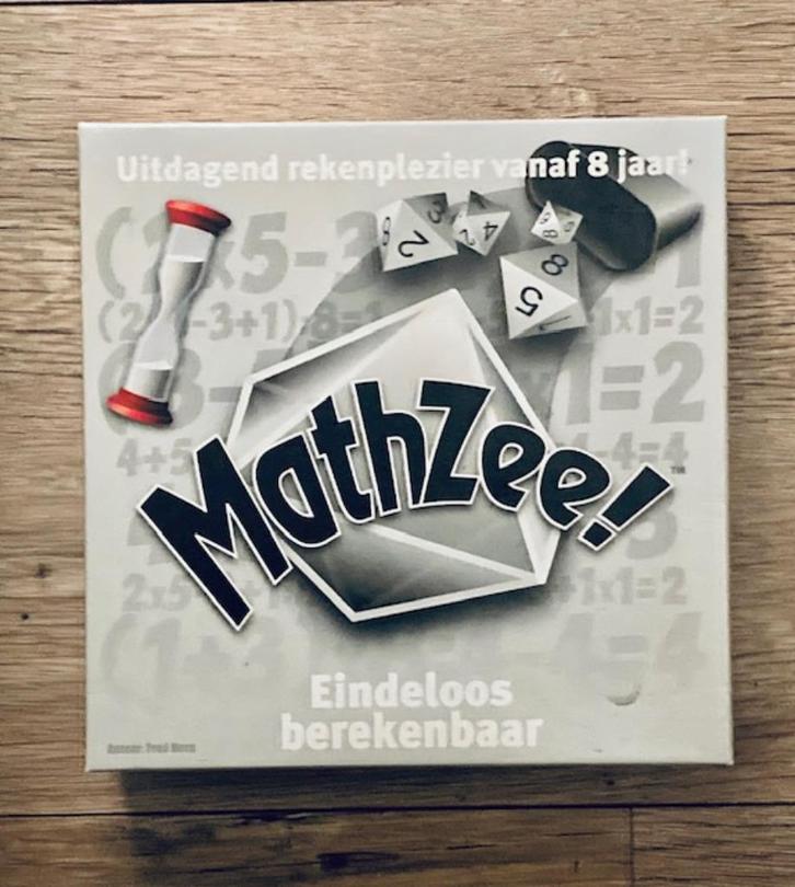 MathZee! Eindeloos berekenbaar (dobbelend rekenspel), Hobby en Vrije tijd, Gezelschapsspellen | Overige, Zo goed als nieuw, Een of twee spelers