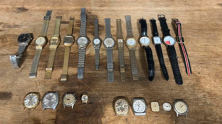 22 oude pols horloges., Sieraden, Tassen en Uiterlijk, Armbanden, Gebruikt, Overige kleuren, Ophalen of Verzenden
