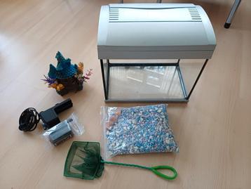 Superfish aquarium 36x23x35cm vissenkom pomp  terrarium  beschikbaar voor biedingen