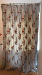 Verduisterend gordijn met paarden op een draaimolen, Gebruikt, 100 tot 150 cm, Crème, Ophalen of Verzenden