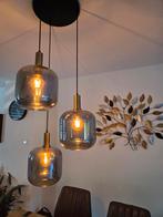 Design hanglamp zwart met goud en smoke glas
3-lichts, Huis en Inrichting, Lampen | Hanglampen, Ophalen of Verzenden, Zo goed als nieuw
