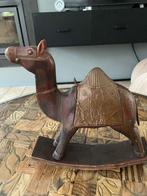 Retro dromedaris beeldje van hout met metalen/messing zadel, Ophalen