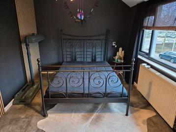 Zeer goede staat zwart ikea 140cm .5 latten los maar functio - afbeelding 1