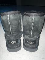 Zwarte Uggs - Warme winterlaarzen, Ophalen of Verzenden, Gedragen, Zwart, Lage of Enkellaarzen