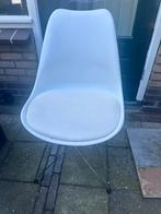 Plastic stoel met ijzeren onderstel, Huis en Inrichting, Stoelen, Ophalen, Gebruikt, Kunststof