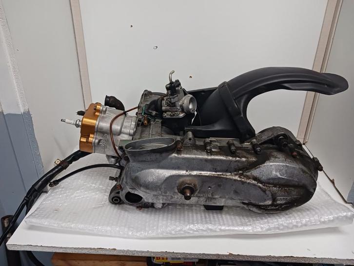 Gilera runner 180cc 125cc piaggio skr 125cc hexagon 125cc, Fietsen en Brommers, Brommeronderdelen | Algemeen, Zo goed als nieuw