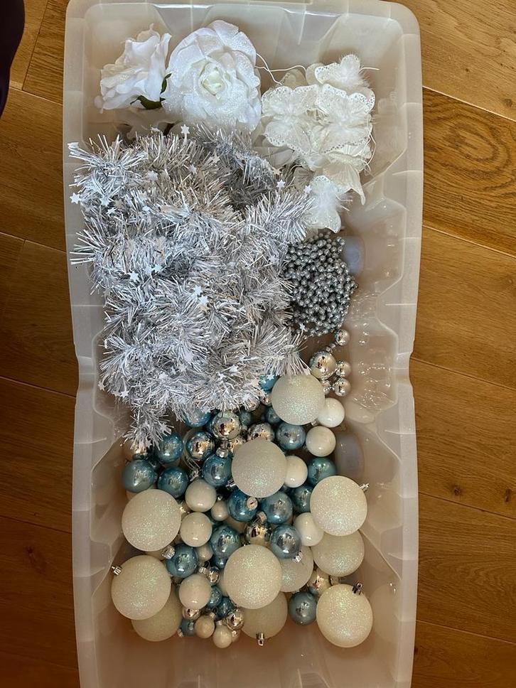 Kerstballen en andere accesoires, Diversen, Kerst, Zo goed als nieuw, Ophalen of Verzenden